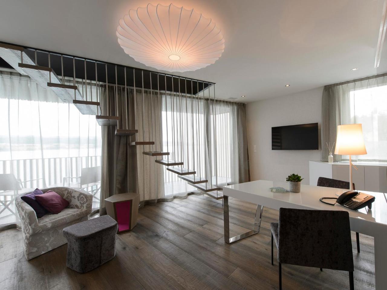 Hotel-Restaurant-Schifflaende Birrwil エクステリア 写真