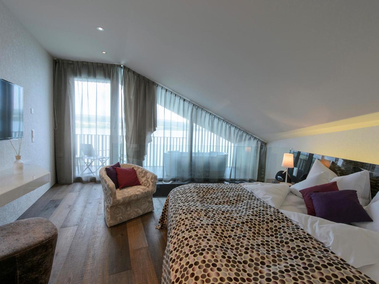 Hotel-Restaurant-Schifflaende Birrwil エクステリア 写真